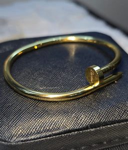 Nail Luxe Gold Bracelet – Signature Edition